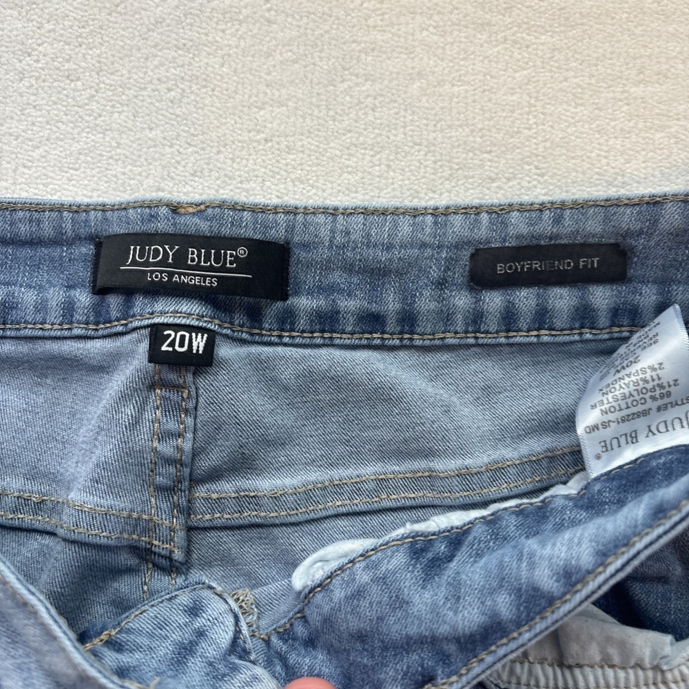 Judy Blue Boyfriend Fit Jeans Women‎ 20W Light Wash Distressed JB82281-JS MD - Picture 3 of 10